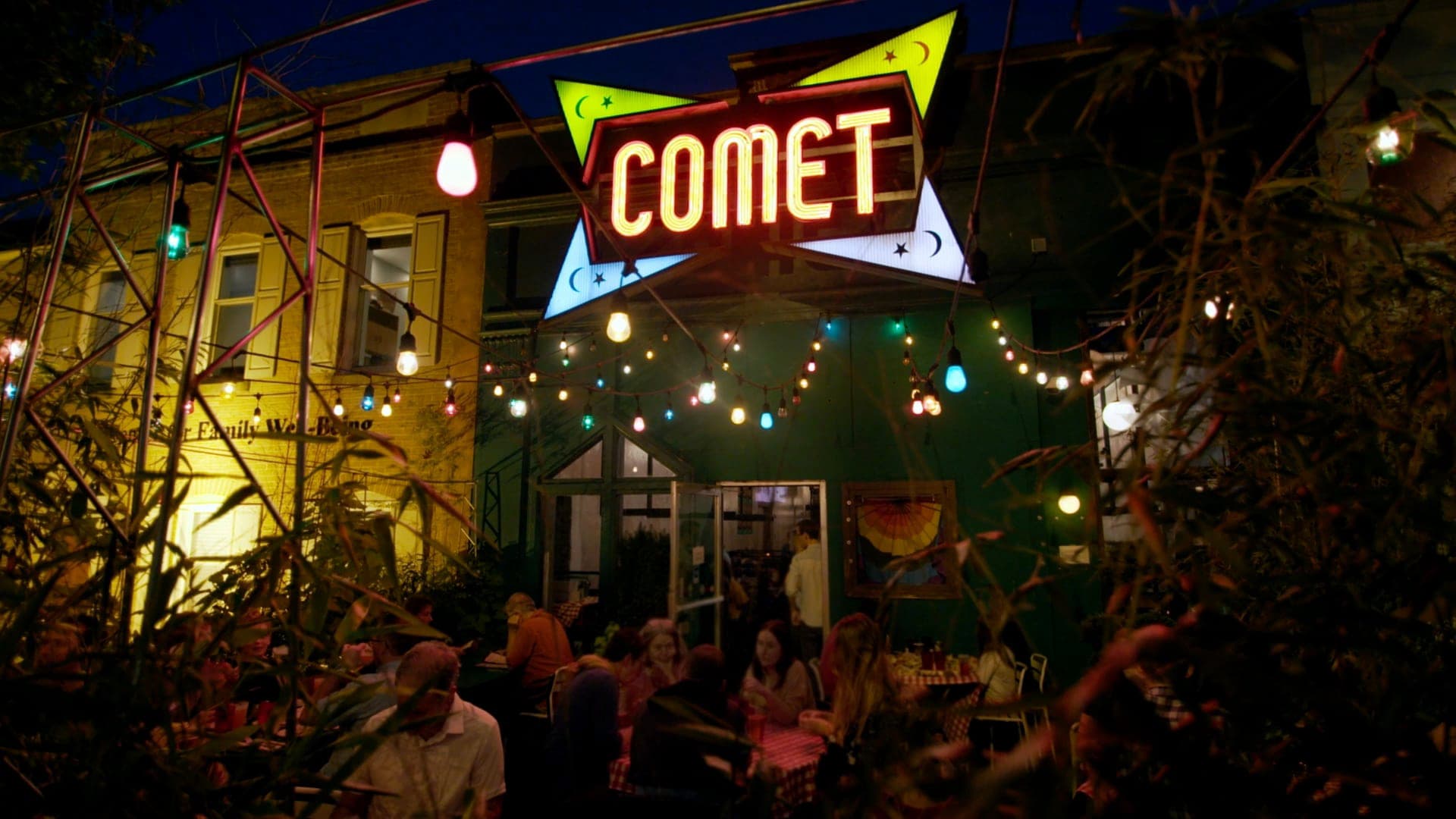 Hậu Sự Thật: Thông Tin Sai Lệch Và Cái Giá Của Tin Giả Hậu Sự Thật: Thông Tin Sai Lệch Và Cái Giá Của Tin Giả